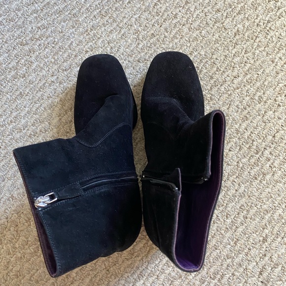 PRADA BLACK SQUARE BULKY TOE BLOCK HEEL ANKLE SUEDE BOOTS 39.5 - Picture 6 of 14